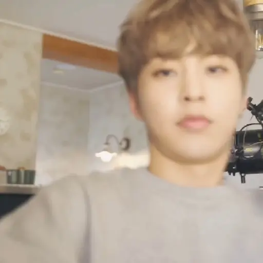 Com  exo,  news 7