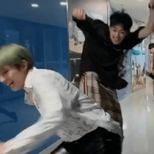 BTS 🤨 28