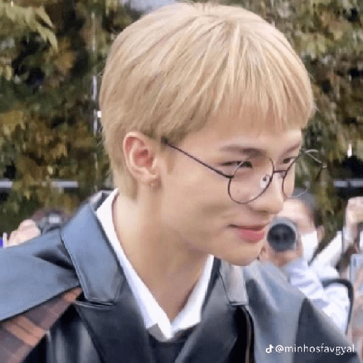 ㅤ ㅤ⻱⻱.ㅤ ❝     karma 4