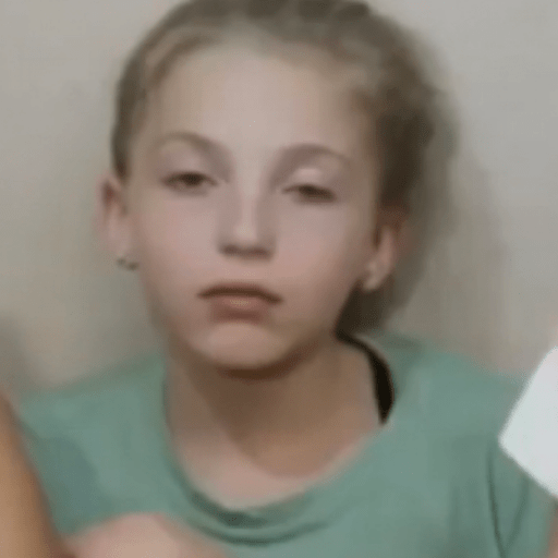 Menina da garrafa 30