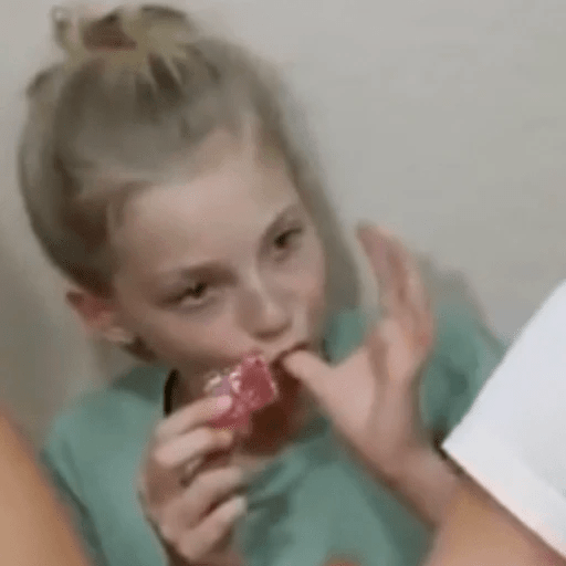 Menina da garrafa 26