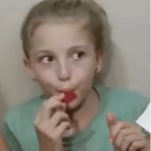 Menina da garrafa 25