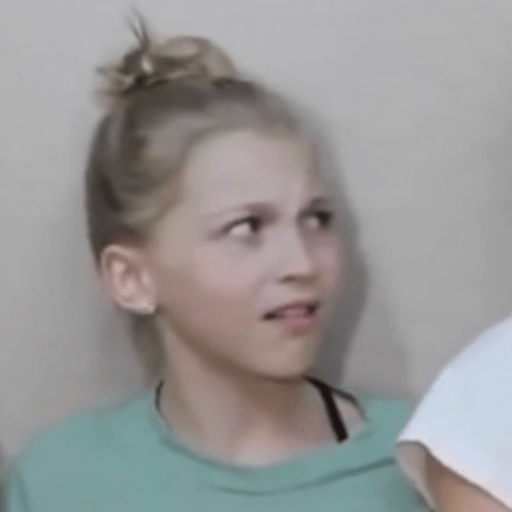 Menina da garrafa 3