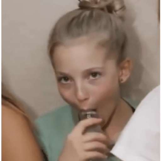 Menina da garrafa 20