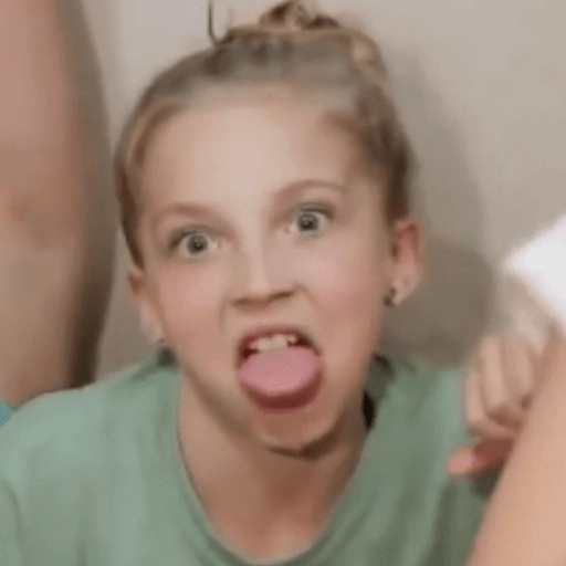 Menina da garrafa 18