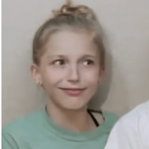 Menina da garrafa 14