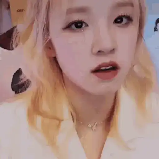 Song yuqi — gifs. <3 6