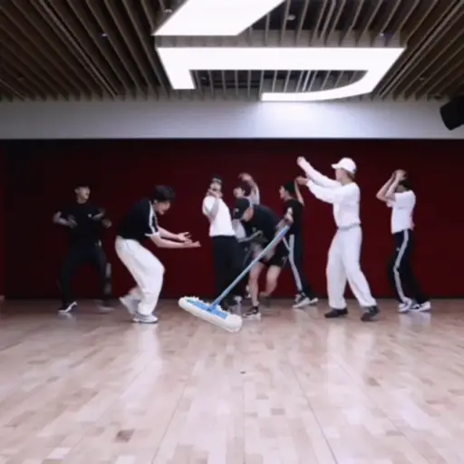 SKZ animados.4 15