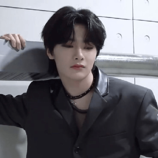 Yang Jeongin  27