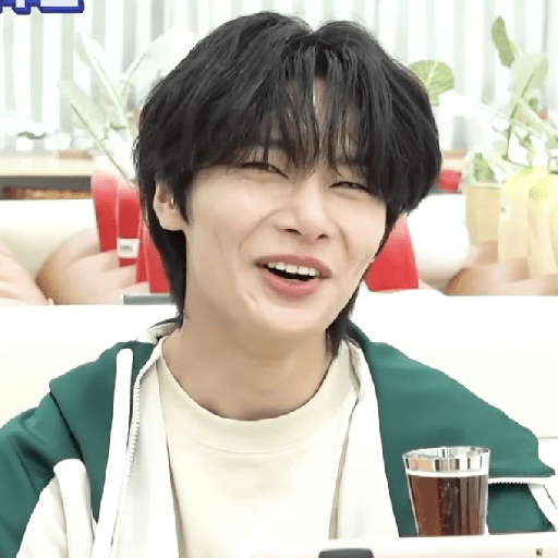 Yang Jeongin  17
