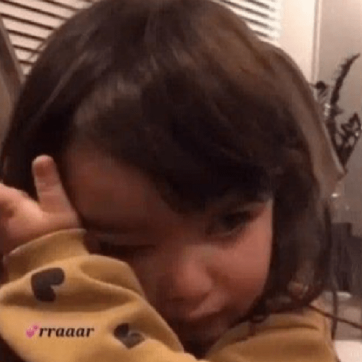 Bebês reações triste/choro 8