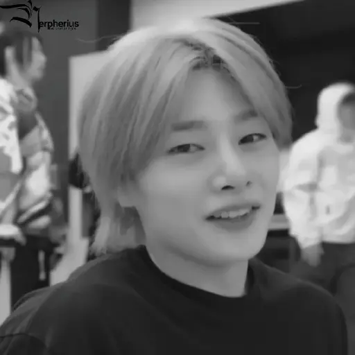 Jeongin.  ⫶  ⎾ @Nerpherius ⏌ 20