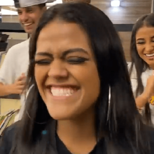 Camila Loures reações  13