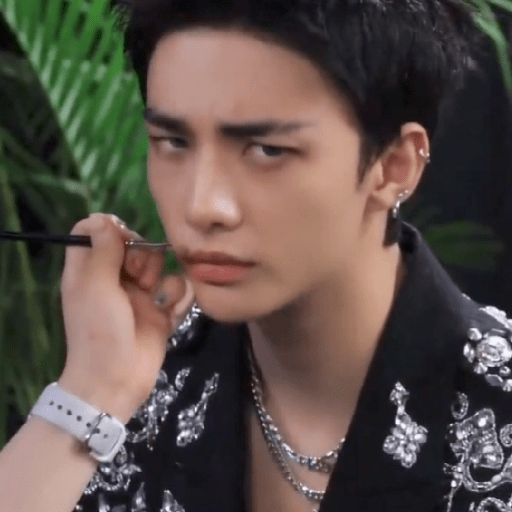 Hyunjin 2.0 7