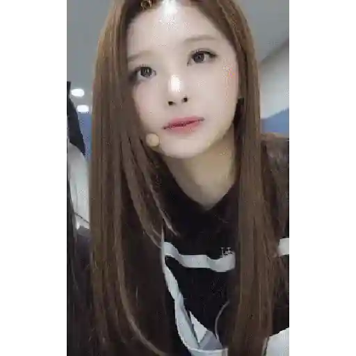 Sullyoon  28