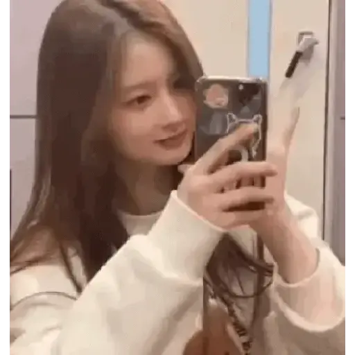 Sullyoon  22