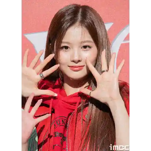 Sullyoon  10
