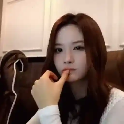 Sullyoon  24