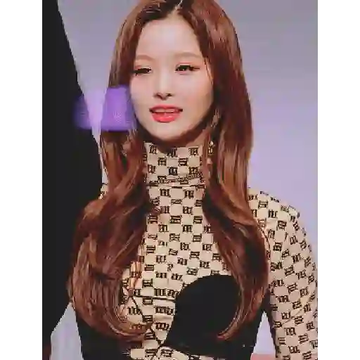 Sullyoon  25