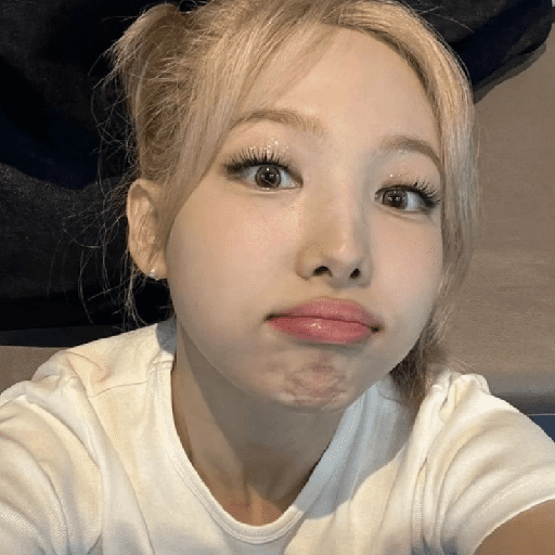 𐎱̸ Nayeon —— Twice དྷ 18