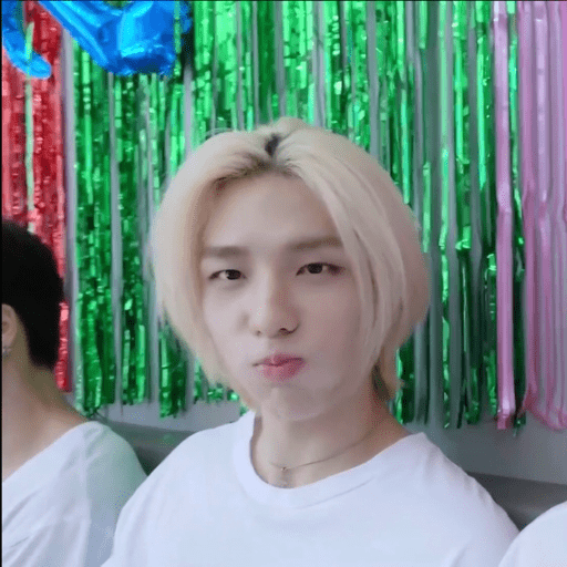 〆Hwang hyunjin 27