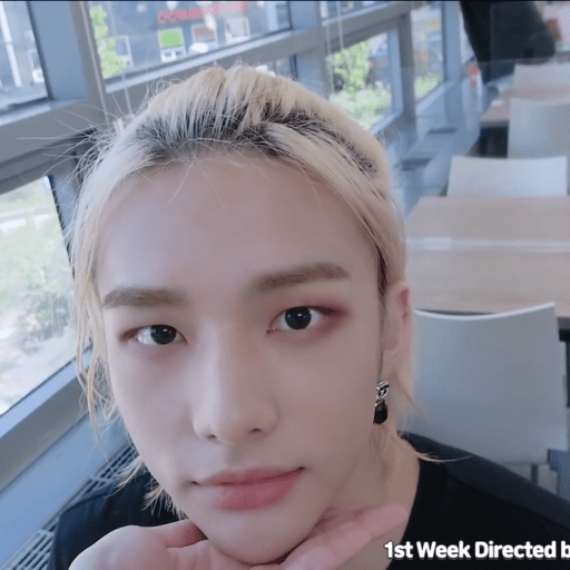 〆Hwang hyunjin 25