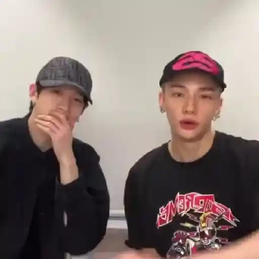 STRAY KIDS LOVE #4 6