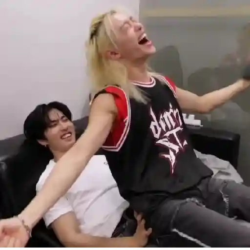 STRAY KIDS LOVE #4 19