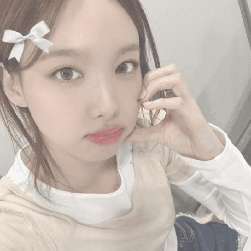 ─   N⍺ⴗeon  /  twice 8