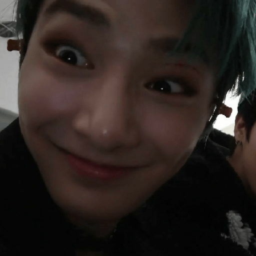 Jeongin<3 2