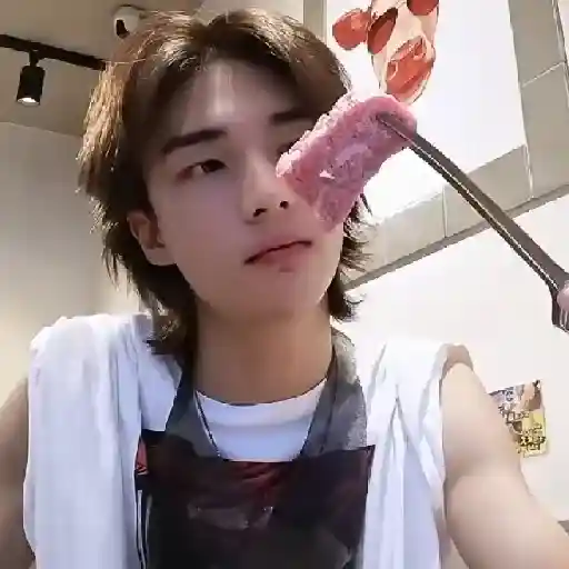 ׅ ׄ ‎‎ꔫ ‎  . — Hyunjin﹗ 11