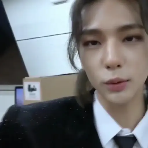 ׅ ׄ ‎‎ꔫ ‎  . — Hyunjin﹗ 27