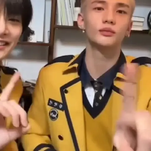 (렉스) ⃘𑵅 hyunjin. 🍊❟ 16