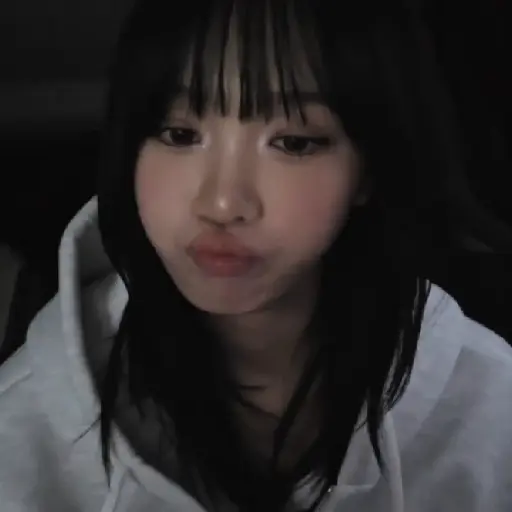 ／／1   ➷   chaewon 20