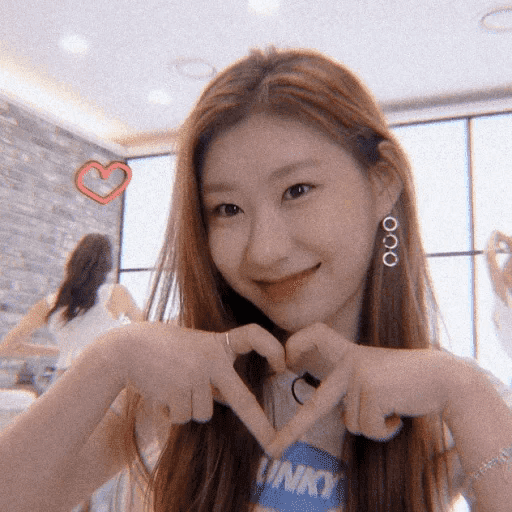ITZY KPop 🇰🇷💗🎶🎙️✨ 9