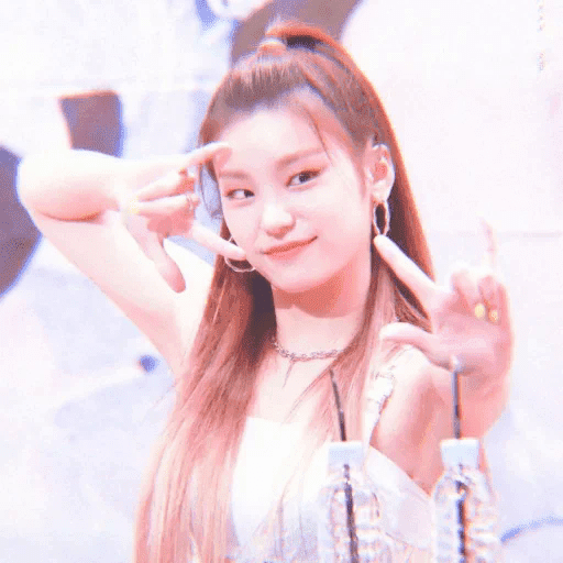 ITZY KPop 🇰🇷💗🎶🎙️✨ 12