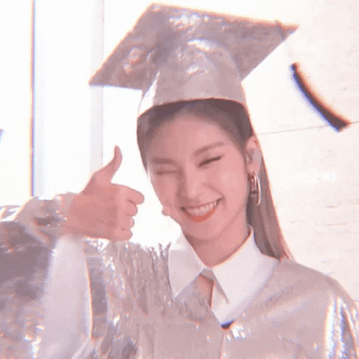 ITZY KPop 🇰🇷💗🎶🎙️✨ 13
