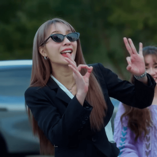 JanJingjing 🦊🐯 19