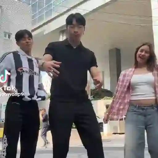 Muévelo menealo🎵