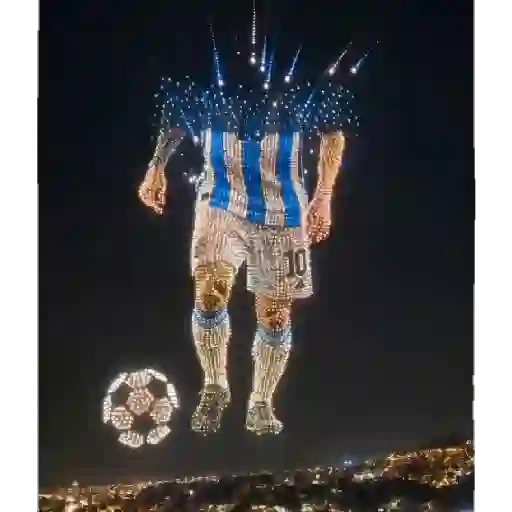 Messi  16