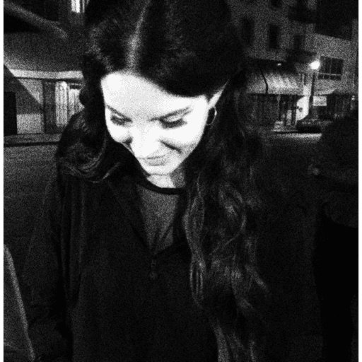 Lanita 🖤🧎🏻‍♀️‍➡️ 6