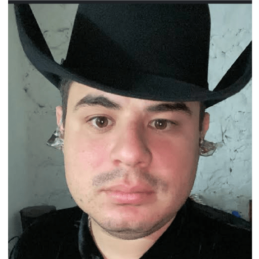 Alfredo Olivas  12