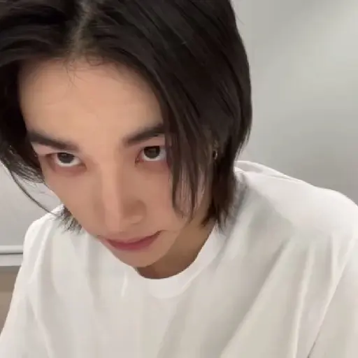Hyunjin animada 8
