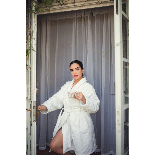 Kimberly loaiza 24
