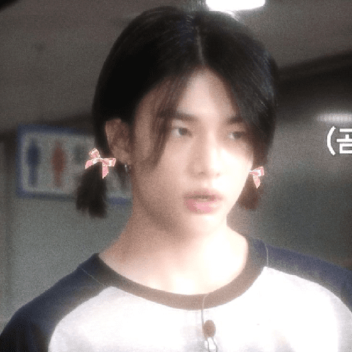 Hyunjin-Stray kids 6