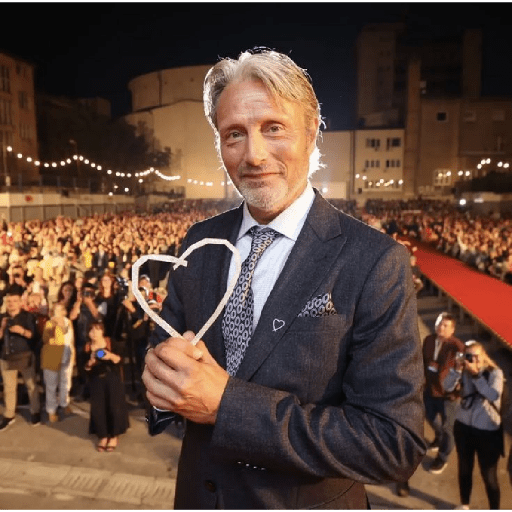 Mads mikkelsen  8