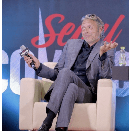 Mads mikkelsen  28