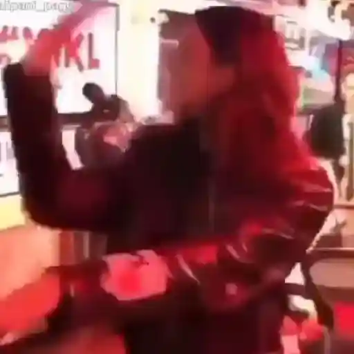Dua Lipa 30
