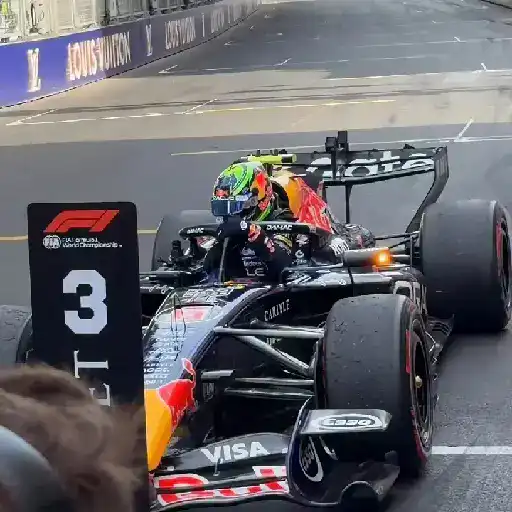 Isack Hadjar 🇫🇷🏎 RBR 2026 🟦🟥 7