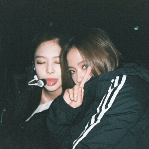 Jisoo y Jennie 29